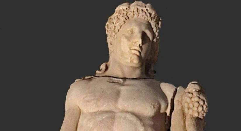 Kétezer éves Herkules szobrot találtak a régészek