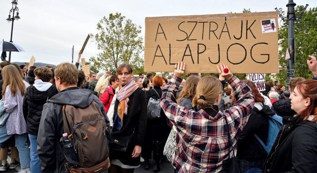 A tüntető fiataloknak nincs félnivalójuk, ahogy önnek sem! – Üzentek Orbánnak a tanárszakszervezetek