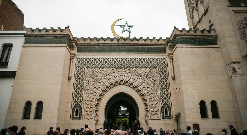 Egyre több diák hord muszlim vallási öltözetet a francia iskolákban