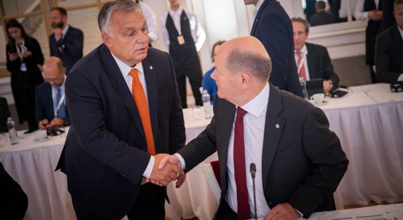 Orbán Viktor hétfőn a német kancellárral tárgyal