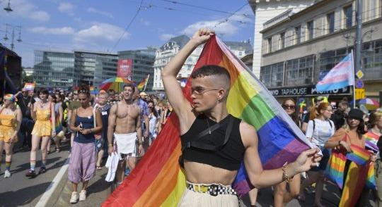Az imacsoport után LMBTQ-érdekvédő csoport alakult a Parlamentben