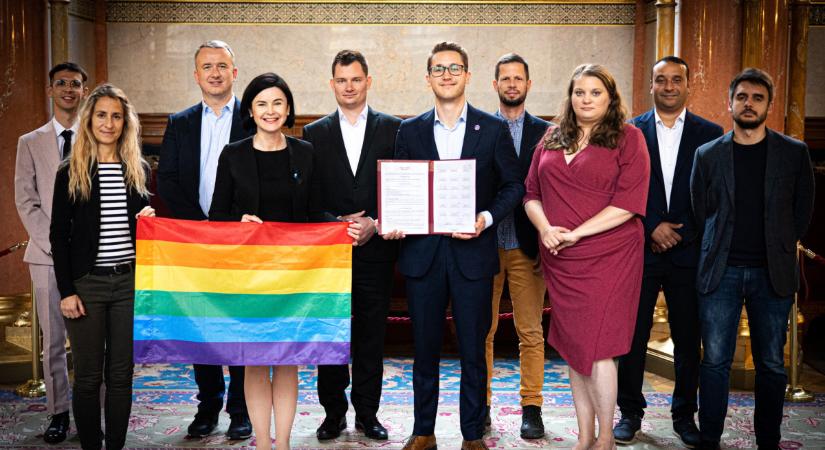 A Fidesz már félti az ovisokat: LMBTQ-embereket segítő ellenzéki frakció alakult