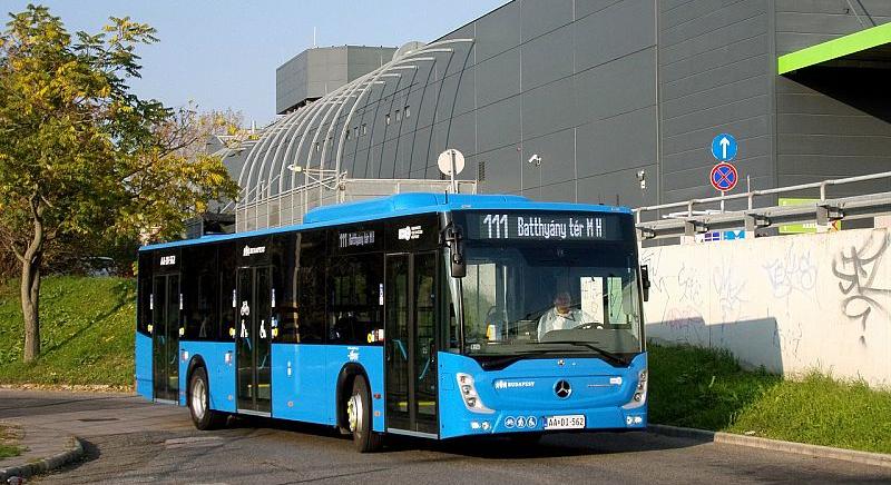Forgalomba álltak a BKV legújabb buszai