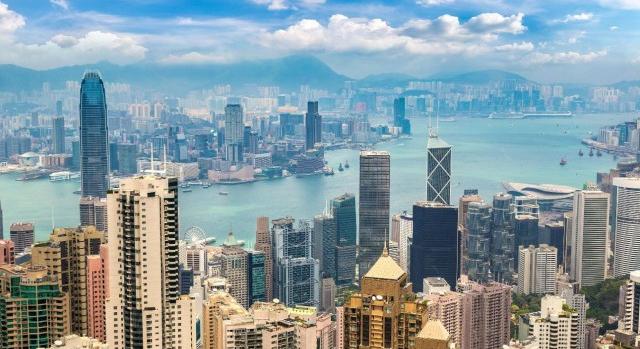 Hongkong ötszázezer ingyenes repülőjegyet készül szétosztani