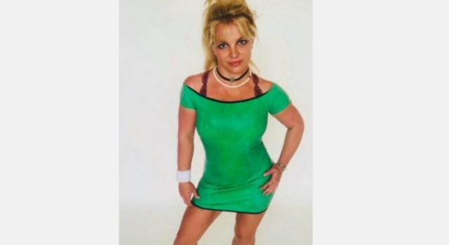 Mi rejlik Britney Spears furcsa tekintete mögött?