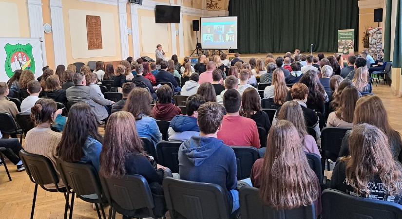 Nyílt napok a komáromi Selye János Gimnáziumban