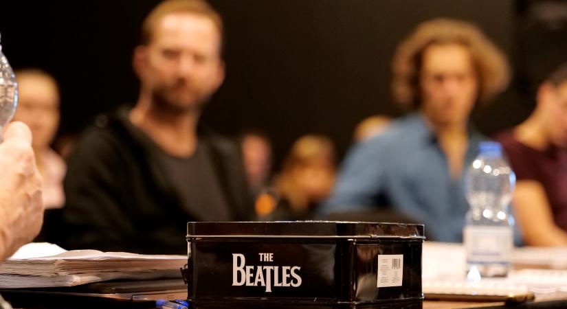 Jönnek a Gombafejek – Megtartották a Beatles.hu olvasópróbáját