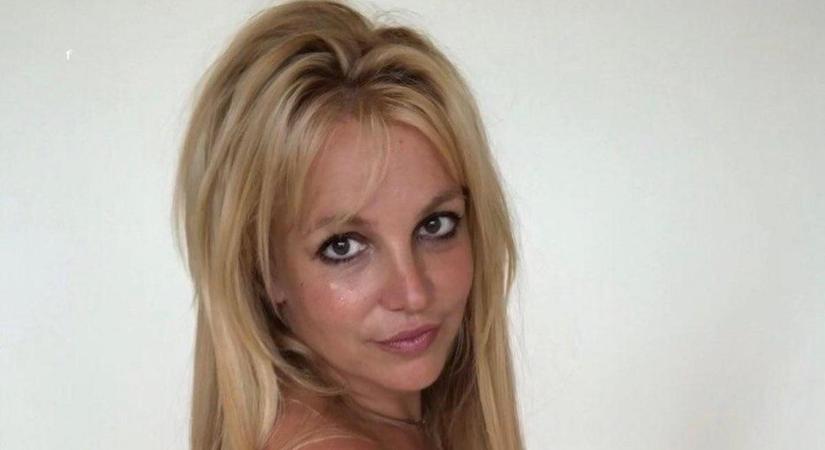 10 nap hallgatás után félmeztelen fotóval tért vissza az Instagramra Britney Spears