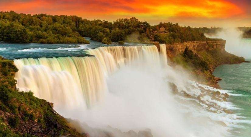 Ha csak egy videót nézel meg ma, ez legyen az: magyar nemzeti színekbe öltözött a Niagara-vízesés