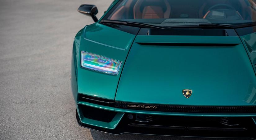 Zöldben is fantasztikusan mutat a modern Lamborghini Countach
