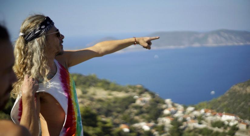 Ugyanolyan gyönyörű, mint Santorini, csak negyedannyiba kerül – Steiner Kristóf csodálatos világa Methana félszigetén