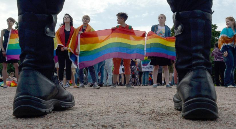 Tovább szigorítják az LMBTQ-ellenes törvényt Oroszországban