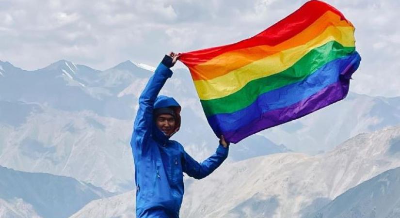 Szivárványos zászlót tűztek ki a Putyinról elnevezett hegycsúcs közelében LMBTQ-hegymászók