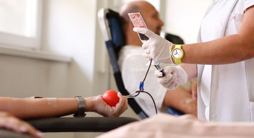 Pár csepp az életért – Itt adhat vért a következő napokban Vas megyében