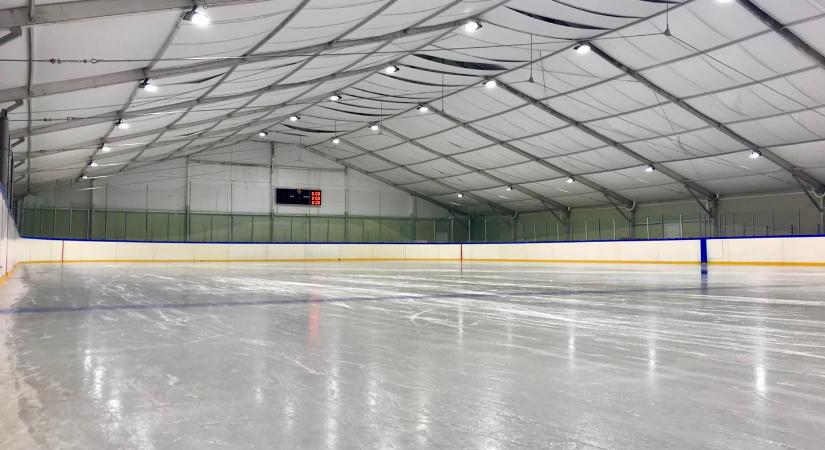 Szegeden nem nyit ki a jégpálya, Algyőn viszont lehet korcsolyázni és sportolni is