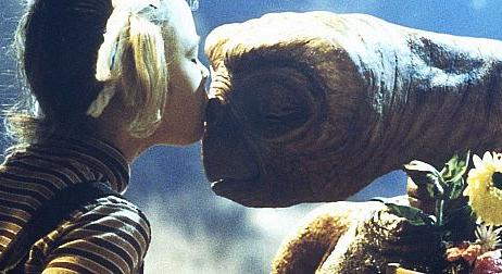 Eladják E.T.-t, a földönkívülit - mármint azt, amelyik a filmekben is szerepelt
