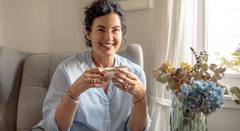 Gyógyszerek nélkül is enyhíthetőek a menopauza tünetei: 6 egészséges szokás, ami tényleg segít