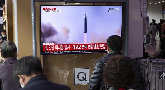Helyzet van: Észak-Korea újabb rakétákat lőtt ki
