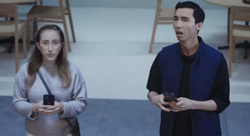 A Samsung újabb videóban figurázza ki az Apple-rajongókat