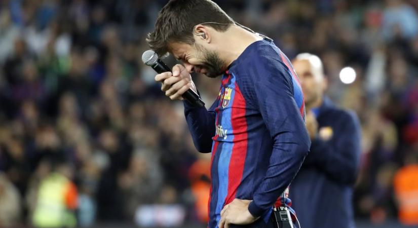 Így sírt a visszavonuló Piqué, amikor lecserélte a Barcelona szombat este (videó)