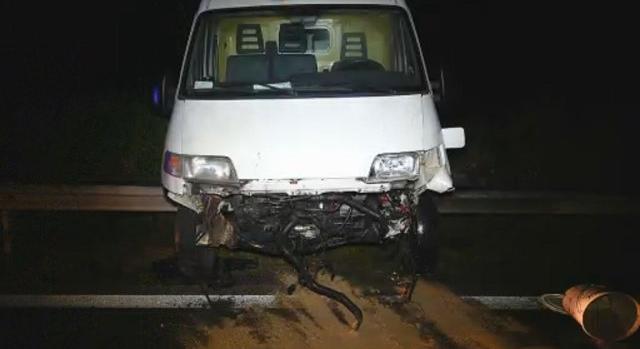 Nyoma veszett a hamis rendszámmal balesetet szenvedett kisteherautó utasainak