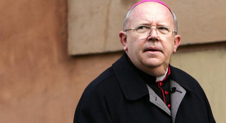 Egy francia püspök bevallotta, hogy szexuálisan zaklatott egy 14 éves lányt