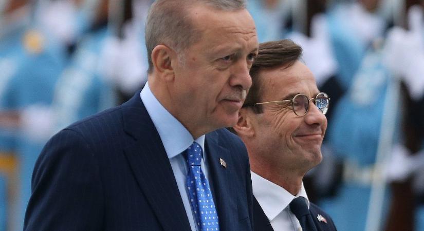 Erdogan: a herszoni visszavonulás határozottan pozitív fejleményként értelmezhető