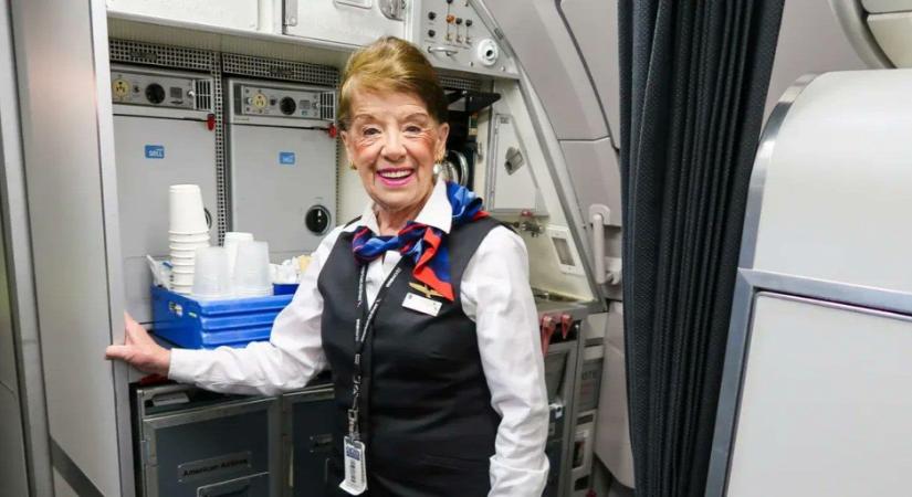 Már 65 éve dolgozik a világ legidősebb stewardesse - képek
