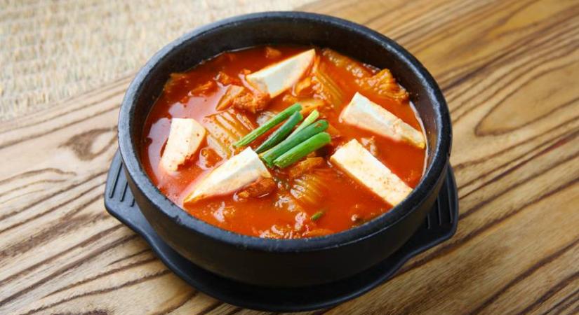Tartalmas, ízletes koreai leves kimcsivel: ezután biztos, hogy nem maradsz éhes