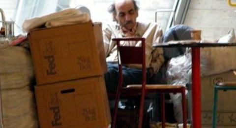 Élete végéig a párizsi repülőtéren élt egy iráni férfi