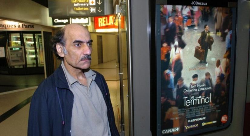 Meghalt a Terminál című filmet ihlető, párizsi reptéren élő iráni férfi