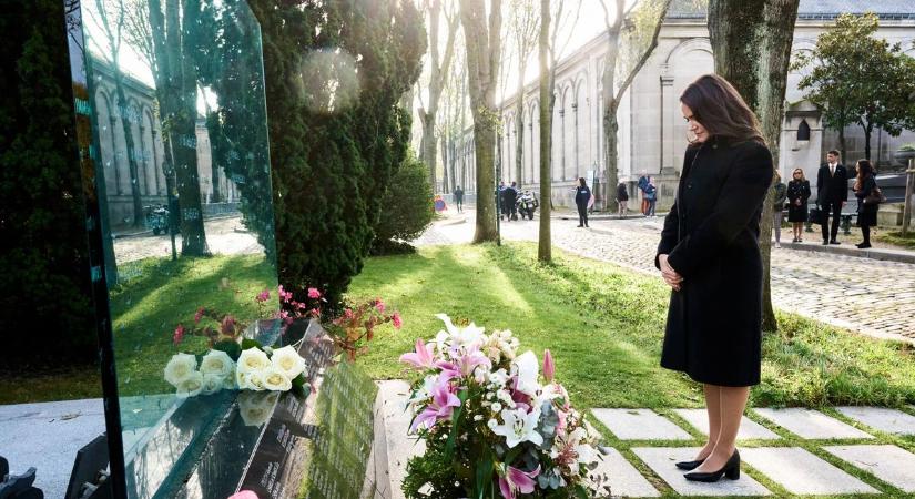 Magyar áldozatok előtt rótta le kegyeletét Novák Katalin Párizsban