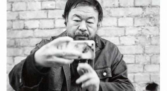 Ai Weiwei a művészetet túlélési technikaként használja