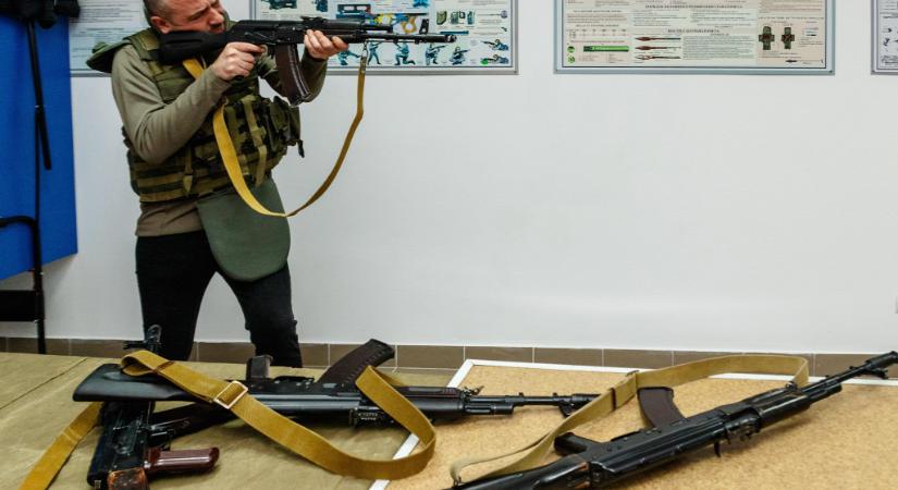 Elviselhetetlenül sok az illegális fegyver Ukrajnában