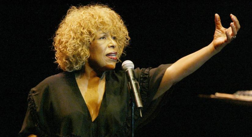 Gyógyíthatatlan betegsége miatt abbahagyja az éneklést a Grammy-díjas Roberta Flack
