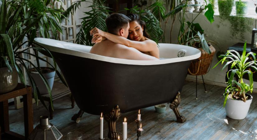 Szex a fürdőkádban: ezek a legkényelmesebb pózok