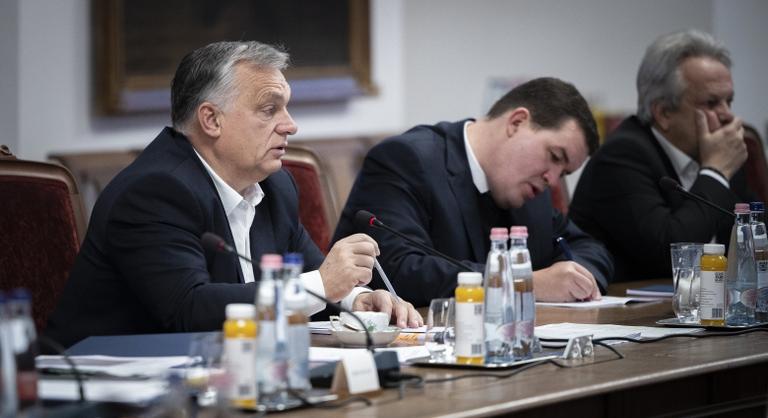 Orbán Viktor Twitteren posztolt a lengyelországi rakétabecsapódásról