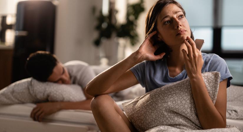 A külön ágyban alvás rosszul hangozhat, de talán pont erre van szüksége a kapcsolatodnak