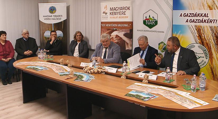 Magyarok kenyere: húsz tonna liszt lett a hajdú-bihari gazdák felajánlásából
