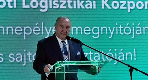 A fóti polgármester “alszik egyet” hatmilliós jutalmára, miután Gulyás Gergely azt mondta, nem tartja méltányosnak