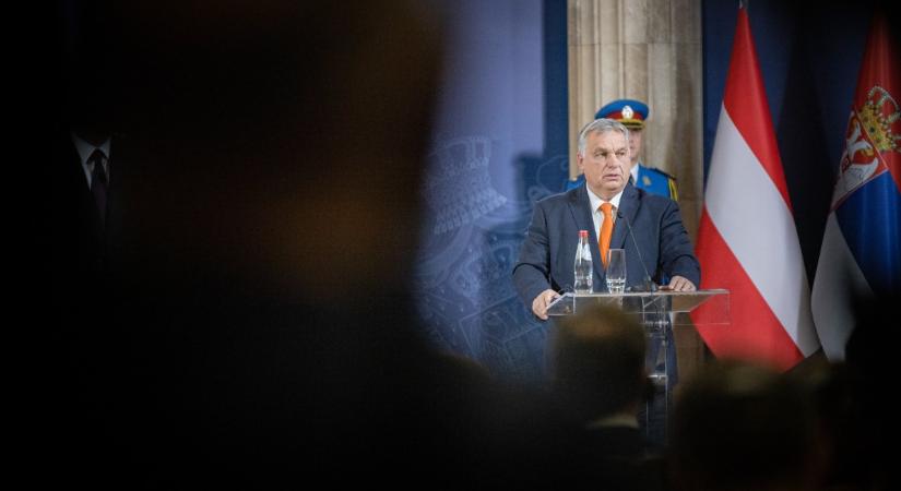 Orbán Viktor: Veszélyben vagyunk gazdasági értelemben, de fizikai értelemben is
