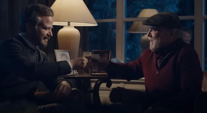 Könnyfakasztóan szép Haumann Péter és fia karácsonyi Unicum-reklámja