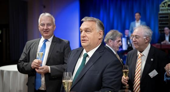Orbán nemzetközi csatazajról és Brüsszel szorongatásáról beszélt a Diaszpóra Tanács előtt