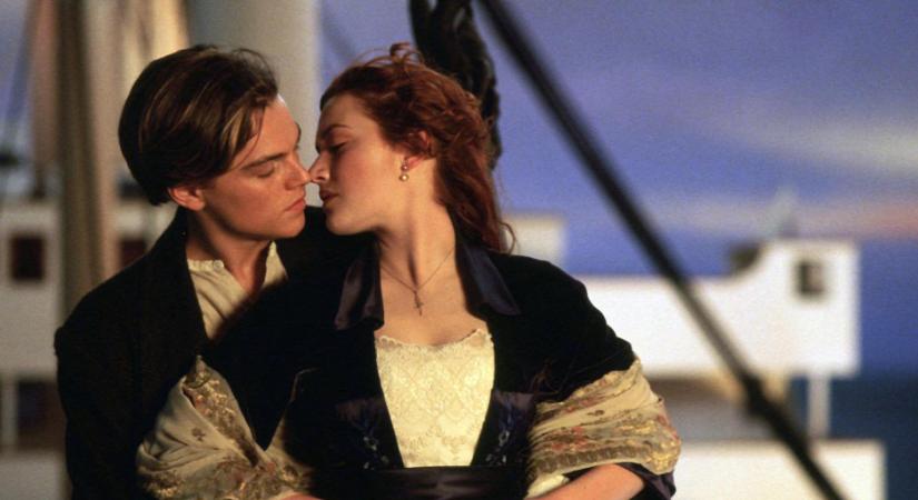 25 éve mutatták be a Titanicot, amiben Leonardo DiCaprio külön csókolózási szabályokat kapott
