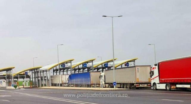Több mint 22 tonna hulladékot szállító kamiont tartóztattak fel a határőrök