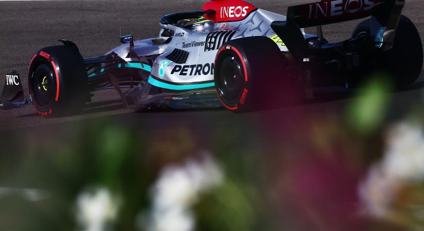 F1: Súlyos szabálytalanságot követett el Hamilton, megbüntethetik