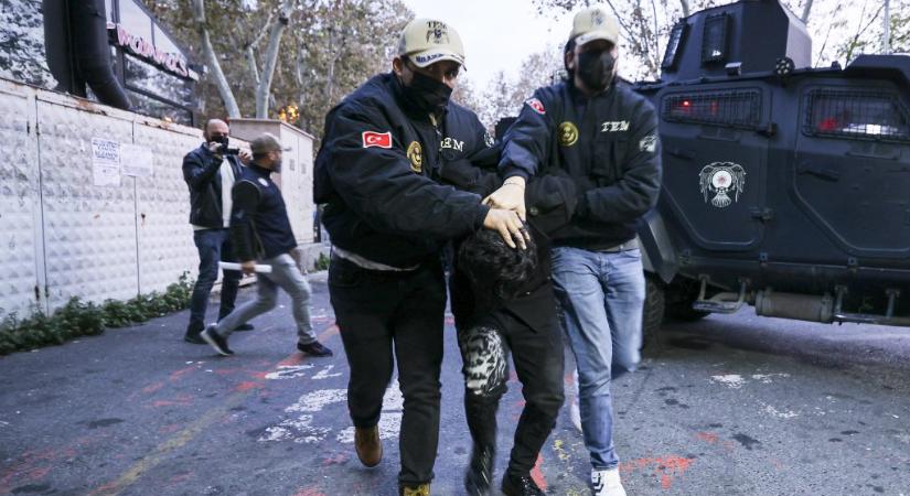 Öt embert vettek őrizetbe az isztambuli robbantással összefüggésben