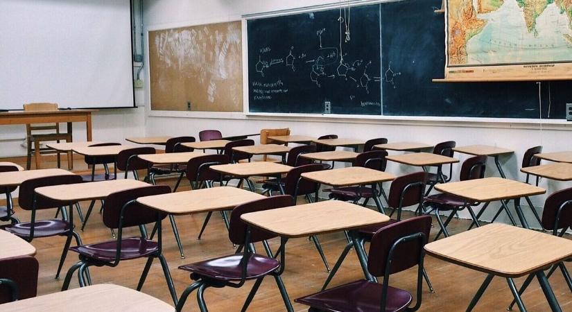 Újabb iskolai támadás: el akarta vágni egy diák torkát a 11 éves kisfiú
