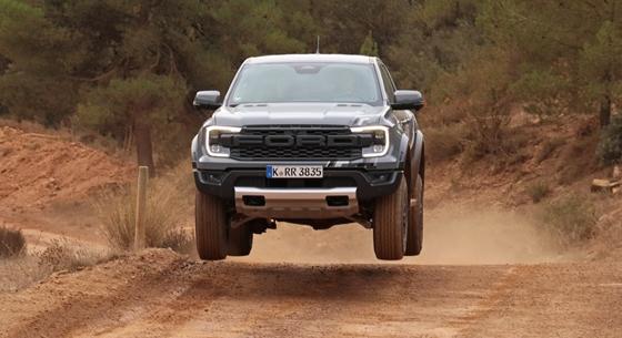 Homok, sár, szikla, ugrató: alaposan megkínoztuk az új Ford Ranger Raptort