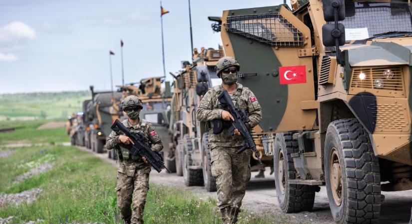 A török hadsereg támadást indított Szíriában és Irakban